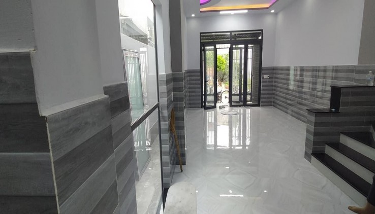 Bán nhà BÌNH QUỚI,  3 phòng ngủ, 5m x 15m, giá chỉ 4.7 tỷ.
