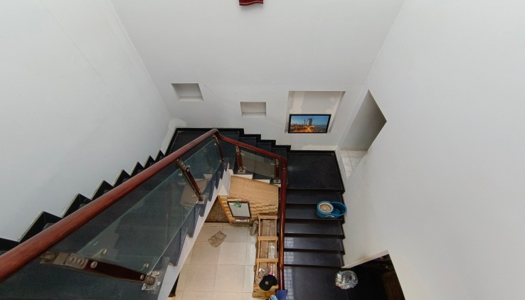Giá 5.7 tỷ, bán nhà PHAN ĐĂNG LƯU, 5m x 11m, 4 phòng, HXH.