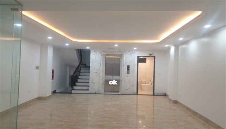 Siêu Mẫu mặt Phố Cầu Giấy vỉa hè,8 tầng kinh doanh cực đẳng cấp ở sướng