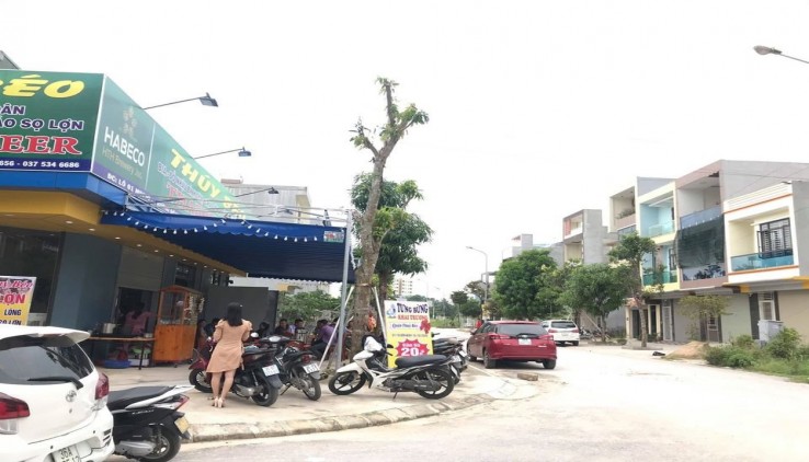 Bán nhà kinh doanh 2 mặt tiền vỉa hè để 10 ô tô đẹp nhất MB 790. Đông vệ Tp Thanh Hóa