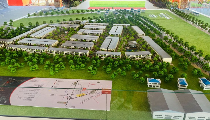 KẸT TIỀN CẦN BÁN 100M2 ĐẤT KẾ BÊN TRUNG TÂM HÀNH CHÍNH CHƠN THÀNH