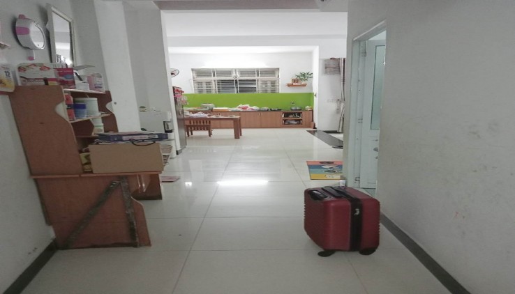Nhà 130m2 , giá giảm chào sâu sau tết, có sân để xe ô tô, trung tâm Cẩm Lệ, giá rẻ