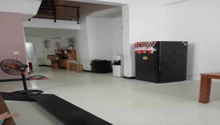 Nhà 130m2 , giá giảm chào sâu sau tết, có sân để xe ô tô, trung tâm Cẩm Lệ, giá rẻ