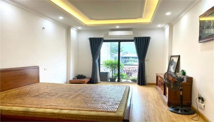 Bán nhà Nguyễn Văn Cừ, Long Biên. 45m2 x 5 tầng, Ngõ Ô TÔ.LH: 0983311014