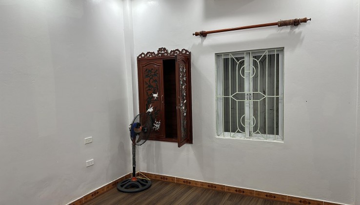 Bán nhà Ngọc Thuỵ, Long Biên 55m2, Mặt tiền 5,5m, Giá chỉ 4,3 tỷ. 0983311014