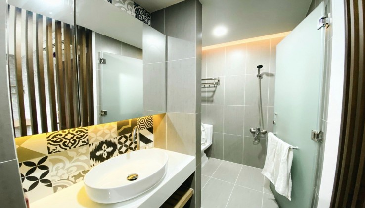 NHÀ ĐẸP HXH,NGANG KHỦNG 5M, NHỈNH 8 TỶ