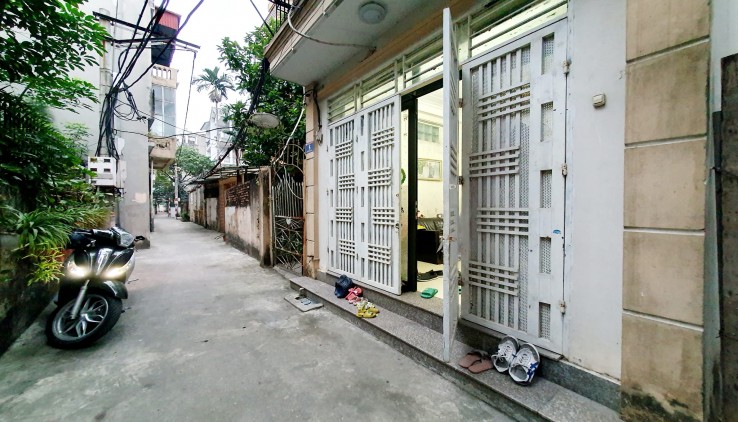 Bán nhà 3 tầng, Lâm Du, Long Biên.ngõ THÔNG, ÔTÔ, 3 THOÁNG. 35m2. giá hơn 3 tỷ. LH 0983311014
