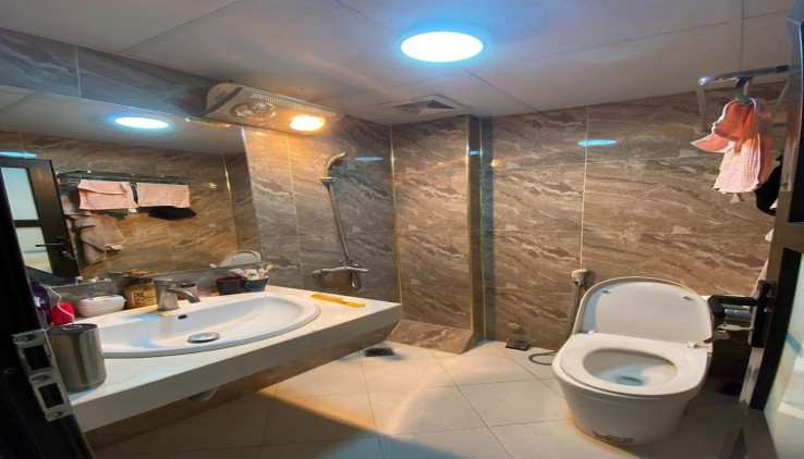 Bán nhà phố Quỳnh Lôi  , 35m2 x 5 ,Ô TÔ đỗ cửa, nhỉnh 4 Tỷ
