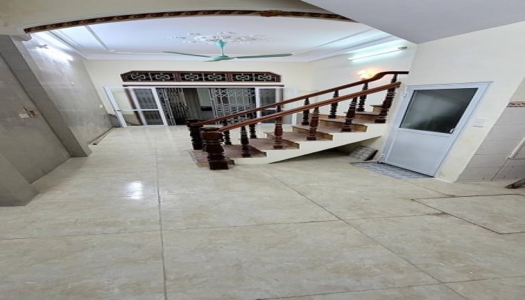 Cân tiền bán gấp nhà  Quan nhân: 30m2, 4 tầng, TX, HN,