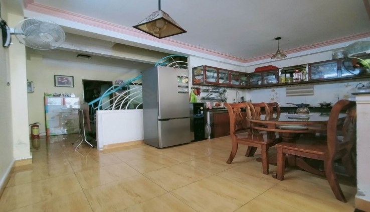 Nhà mặt tiền ngay Bến Xe, Vừa ở và kinh doanh, vừa cho thuê với dòng tiền ổn định