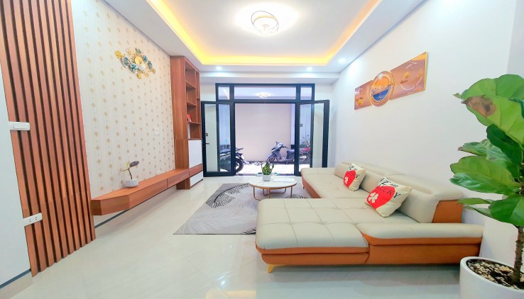 Bán nhà ngọc thuỵ long biên, nhà mới, ngõ rộng, oto đỗ cửa, 50m2, 5 tầng , giá 4.8 tỷ.