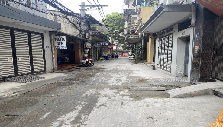 Bán NHà Đẹp Giải Phóng Hoàng Mai 58m Lô Góc Gần Ô tô 4.5 tỷ