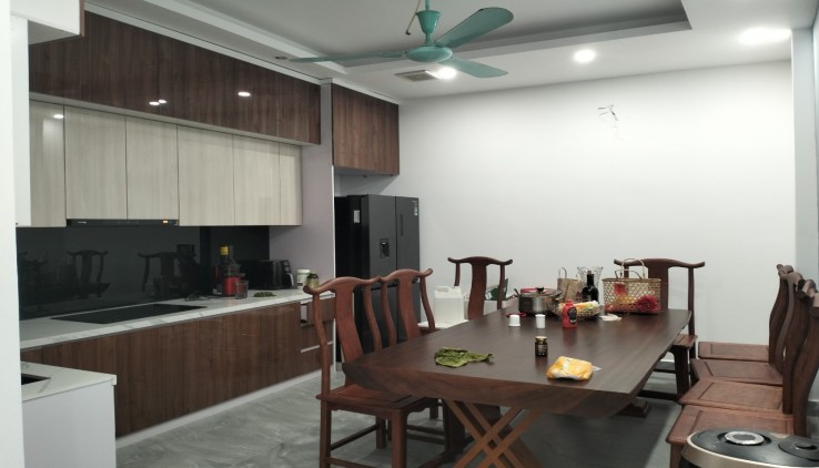 Bán nhà đường tây sơn Q Đồng Đa diện tích 100m 2 thoáng kd ô tô