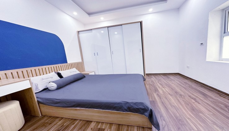 Mua bán nhà nguyên căn đường Trương Định, Quận Hoàng  56m2, gần ô tô, 4,7 tỷ