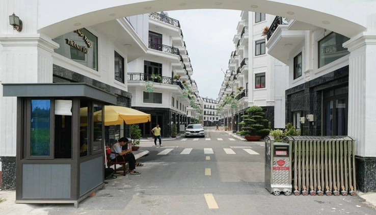 Bán nhà mặt tiền Tô Ngọc Vân quận 12 sổ hồng riêng,thuận tiện kinh doanh giá 1,5 tỷ.