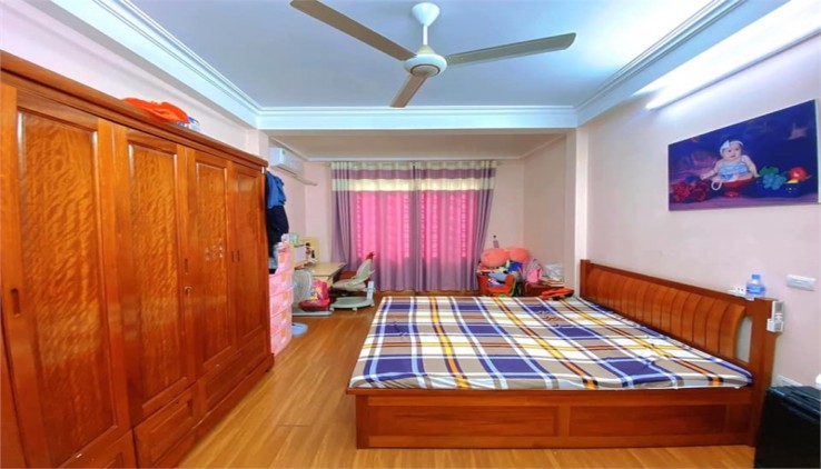 Bán nhà mặt phố Thái Hà, DTSD 45m2, MT 6m x 6 tầng, hiệu suất kinh doanh tốt.