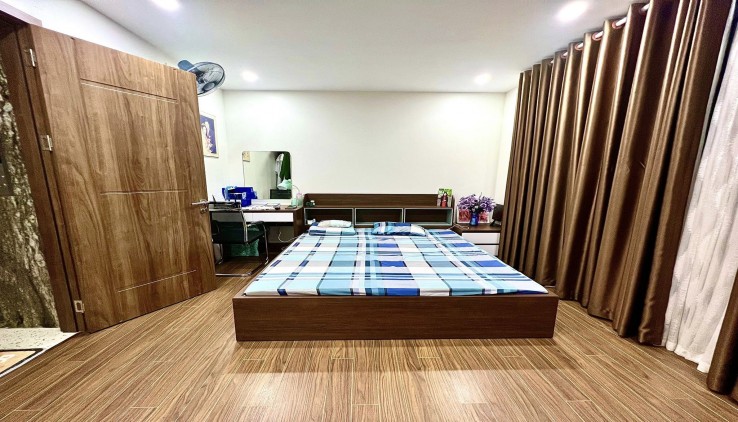 Bán nhà phố Tôn Đức Thắng, ngõ rộng, nhà đẹp dân xây, 57m, 4PN, 5.9 tỷ