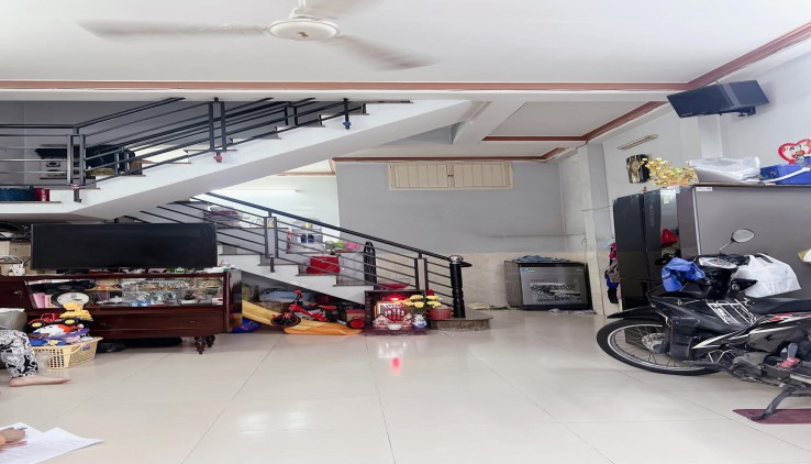 Bán nhà chia thừa kế rẻ Trần Đình Xu, Q1, mặt tiền 4,6m , sổ vuông, giá 6 tỉ nhỉnh