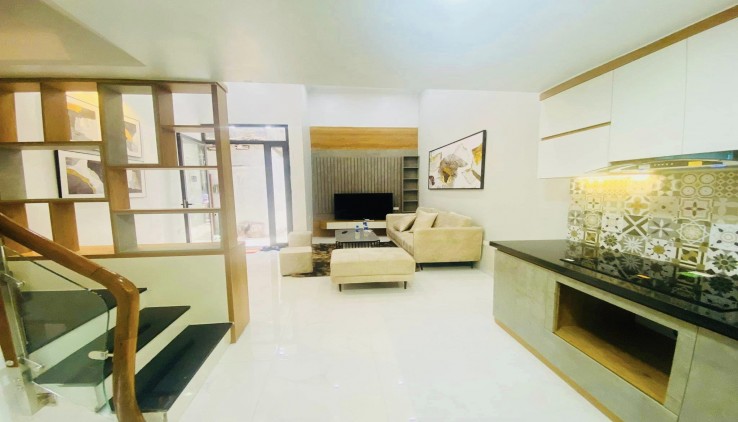 BÁN NHÀ PHỐ HOÀNG ĐẠO THÀNH, 40M 5T 5M, GIÁ HƠN 8.7  TỶ CÓ TL
