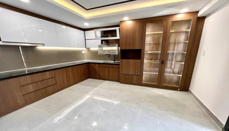 Bán nhà mặt tiền Dân Chủ Thủ Đức, Sát Vincom Thủ Đức, DT 75m2, Giá Nhỉnh 6 Tỷ