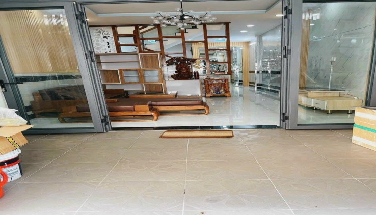 56,8 M2 - CHỈ NHỈNH 4 TỶ NHÀ HẺM XE HƠI  QUANG TRUNG - P8 - NGAY CV LÀNG HOA - MỚI ĐẸP FULL NỘI THẤT.