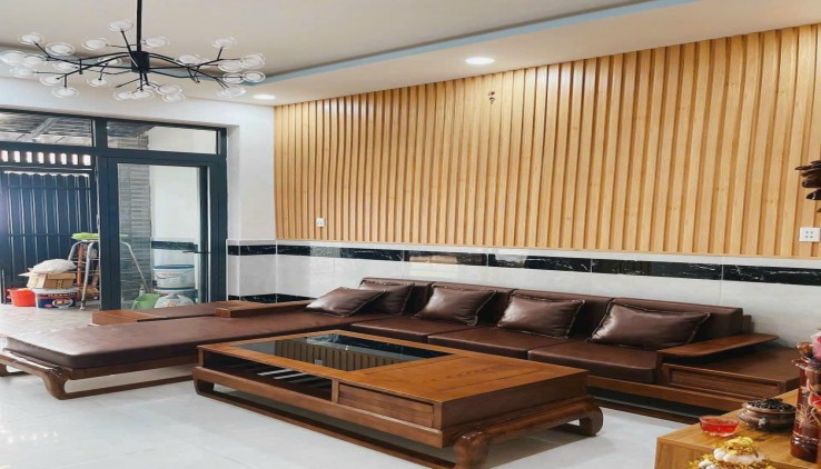 56,8 M2 - CHỈ NHỈNH 4 TỶ NHÀ HẺM XE HƠI  QUANG TRUNG - P8 - NGAY CV LÀNG HOA - MỚI ĐẸP FULL NỘI THẤT.