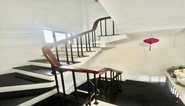 BÁN GẤP NHÀ MINH KHAI, NHÀ ĐẸP, SÁT PHỐ, Ở LUÔN, 40M x 5T, NHỈNH 3 TỶ 0901753139