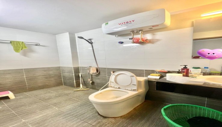 BÁN GẤP NHÀ MINH KHAI, NHÀ ĐẸP, SÁT PHỐ, Ở LUÔN, 40M x 5T, NHỈNH 3 TỶ 0901753139