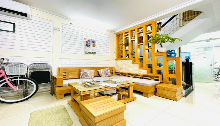 Bán nhà phố Phùng Chí Kiên, Cầu giấy, phân lô ô tô tránh, 2 mặt thoáng 45m2, mặt rộng 5.1m, Giá siêu rẻ.