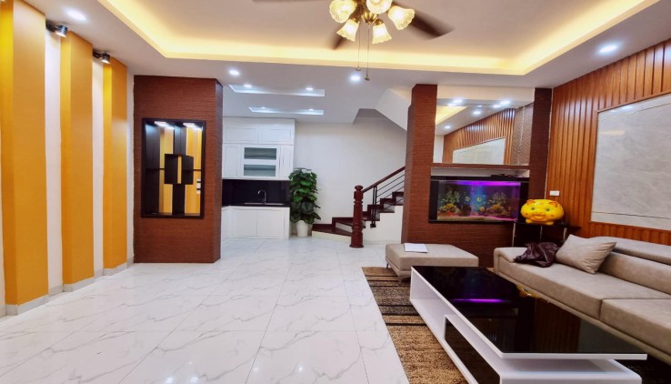 Bán Nhà mặt phố Dương Quảng Hàm, Cầu giấy, ô tô, 32m2, mặt tiền 6m, nhà đẹp giá siêu rẻ.