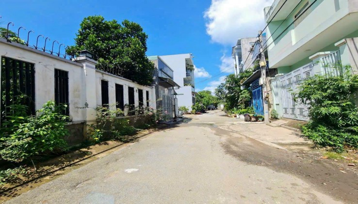 Bán đát Long Phước 81m hiện hữu,sổ riêng,Giá 2.6 tỷ 0933660119