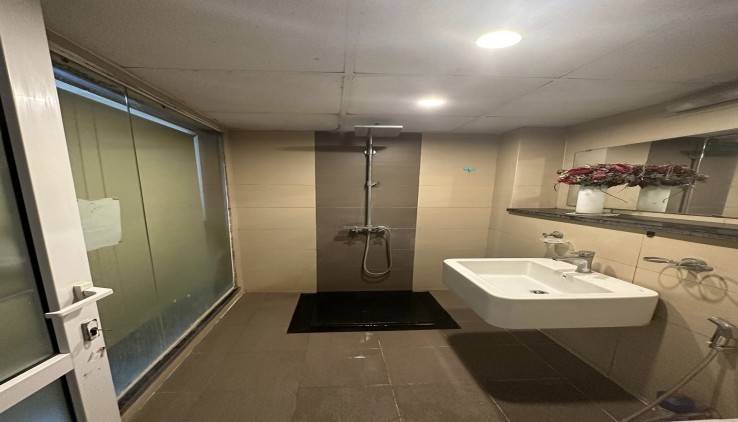 ⭐(Siêu Hiếm-Phân Lô VIP) Phố Hoàng Cầu 45m/ Mặt tiền 4.6m 14.8 Tỷ, Ôtô tránh, kinh doanh⭐