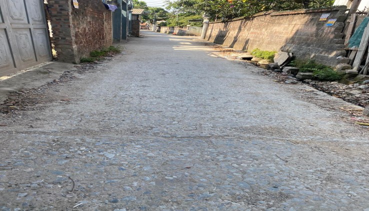 chính chủ bán 41.2m  đất biên giang đường ô tô chỉ gần ql6