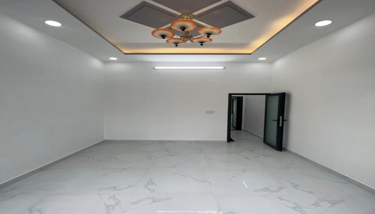 BÁN NHÀ MỚI GẦN CHỢ HẠNH THÔNG TÂY, 2L, 2PN, CÓ HỆ THỐNG NĂNG LƯỢNG MT, CHỈ 2.X TỶ