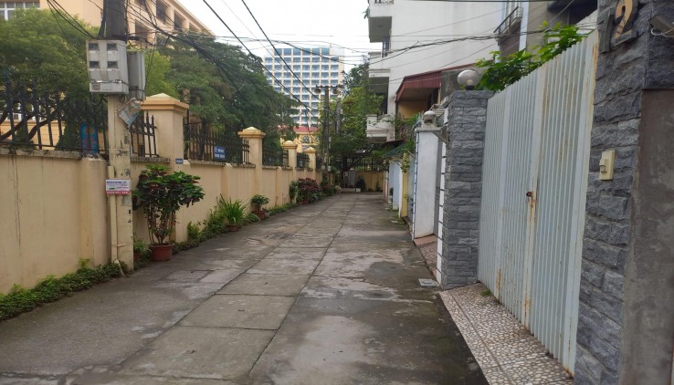 97m Nhỉnh 12 Tỷ Chủ Bán Đất Tặng Nhà Phố Hoàng Quốc Việt. Phân Lô Quân Đội Ô Tô Ngủ Trong Nhà. Giá Đầu Tư. Chủ Cần Bán Nhanh.5765