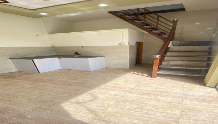 Mặt tiền tttp gần biển gần ngay chợ đầm khu kinh doanh buôn bán bán tấp nập dân cư Hiện hữu em đang có một căn đầy đủ hết những yêu cầu ở trên nhà có sổ giá tốt đầu tư