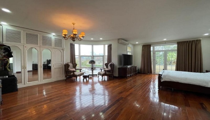 Siêu Hiếm, View Hồ Đền Lừ, Quận Hoàng Mai, 181m x 2T, Mt 9.85m. Giá Hơn 58 tỷ.