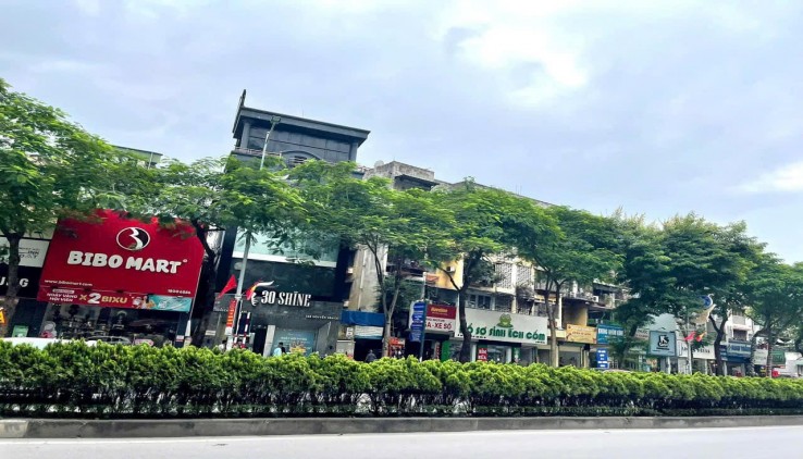 Bán nhà mặt phố Nguyễn Văn Cừ, giá shock chỉ hơn 6 tỷ, Dòng tiền cho thuê, Vị trí đẹp nhất