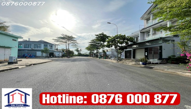 Bán biệt thự hẻm 1078 Lê Văn Lương Nhà Bè. Căn góc 2MT, đường 20m, kế công viên đang cho thuê 20 triệu
