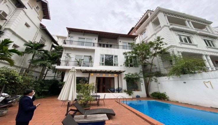 Biệt Thự Phố Tô Ngọc Vân 361m 3 tầng sân vườn bể bơi 53 tỷ Tây Hồ