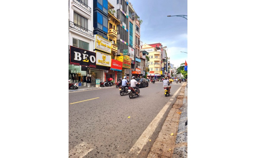 MẶT PHỐ BẠCH MAI HIẾM ĐẸP MỌI TIÊU CHÍ DIỆN TÍCH TO 208m2 MT LỚN 8.5m SỔ ĐẸP KO QUY HOẠCH, 120 TỶ 0947052338