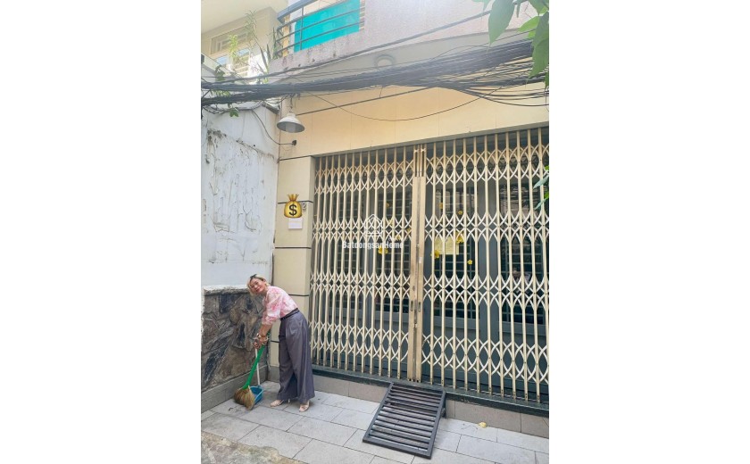 BÁN NHÀ MẶT PHỐ CỐNG QUỲNH - QUẬN 1 - 19,9 TỶ - 76M2 - 4 TẦNG - 8 PN - SỔ HỒNG