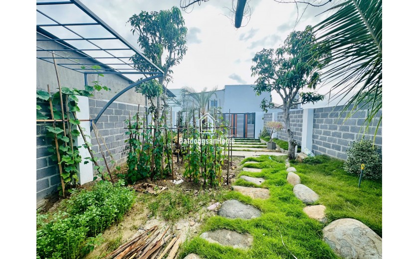 Bán gấp đất vườn đẹp tại Vĩnh Ngọc - Nha Trang. Phù hợp đầu tư hoặc xây nhà vườn ngay trong Phố