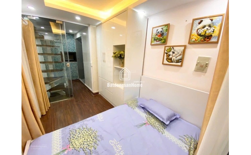 Hiếm! nhà Hoàng Quốc Việt Diện tích - 15m2 x 5TẦNG- Trung Tâm, Gần Oto tránh Nhỉnh 3 Tỷ