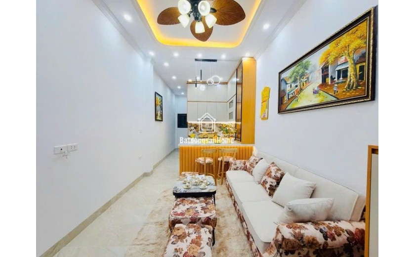 Nhà đẹp 5 tầng, 3PN, Hoàng Mai, 28m², nội thất cao cấp, chỉ 5.5 tỷ