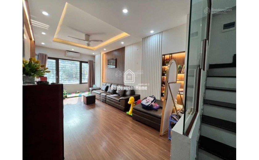 Bán nhà Phạm Văn Đồng, 65m2, 5tầng, phân lô, lô góc 3 mặt ngõ ôtô tránh - 19tỷ