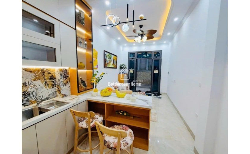 Nhà đẹp 5 tầng, 3PN, Hoàng Mai, 28m², nội thất cao cấp, chỉ 5.5 tỷ