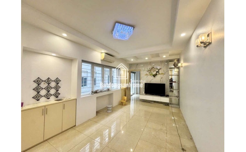Chỉ hợp với ai thích nhà lô góc, bán nhà Ngô Gia Tự, đường ô tô tránh, gara, 43m2 chỉ 9.05 tỷ