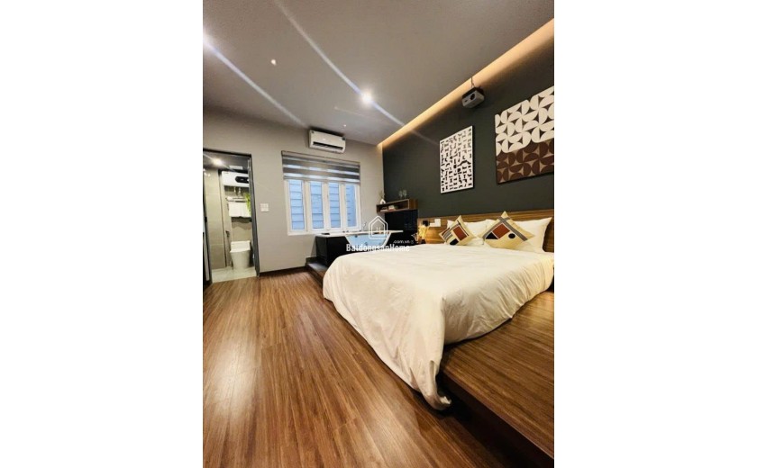 Bán nhà 6 tầng 9PN, thang máy - Giảng Võ, Đống Đa - 20.6 tỷ - Vị trí vàng