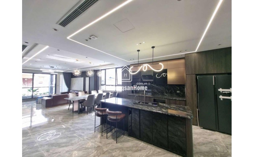 Siêu phẩm Nguyễn Văn Cừ, 102m x 8 tầng, thang máy, kinh doanh, ôtô tránh